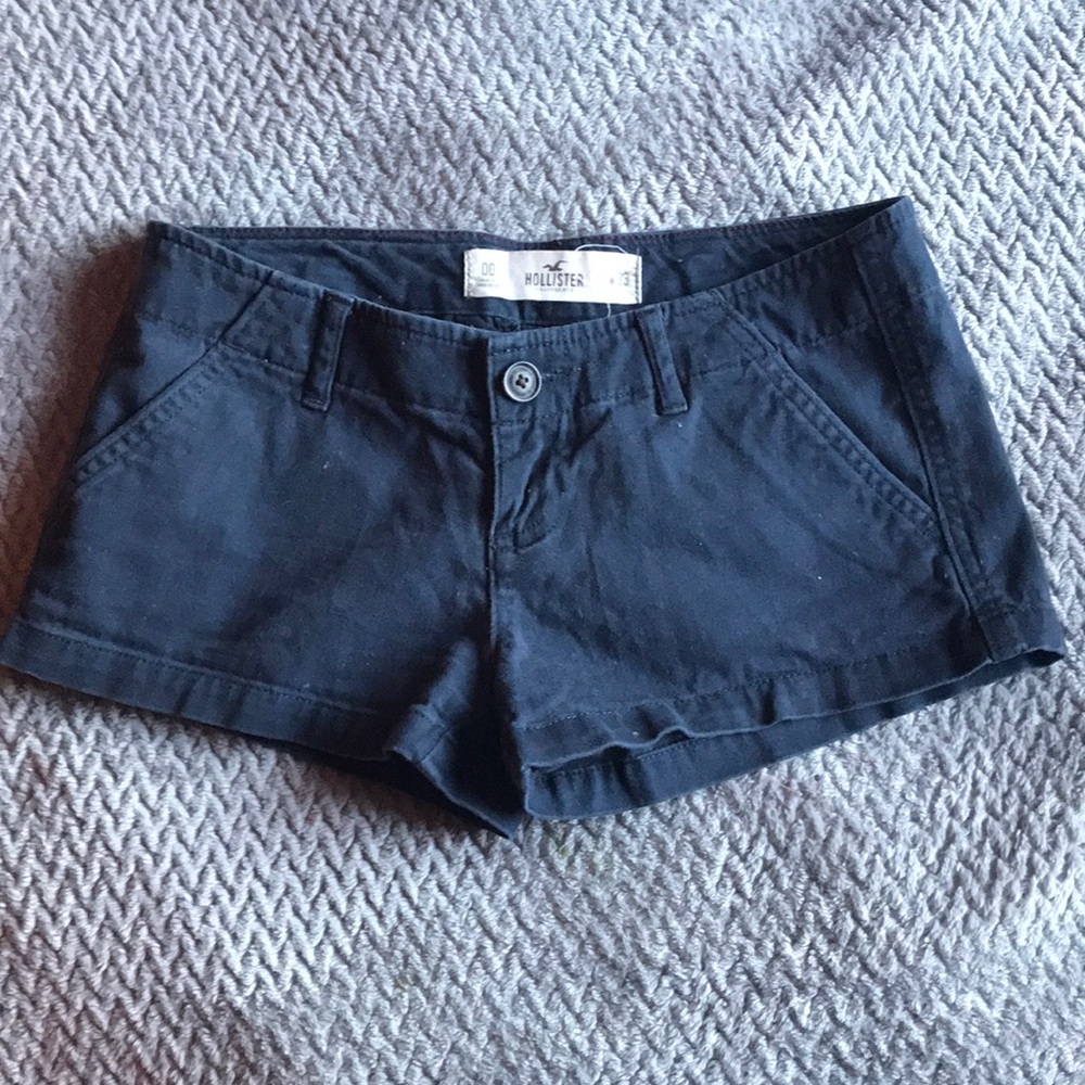 Basic booty shorts !